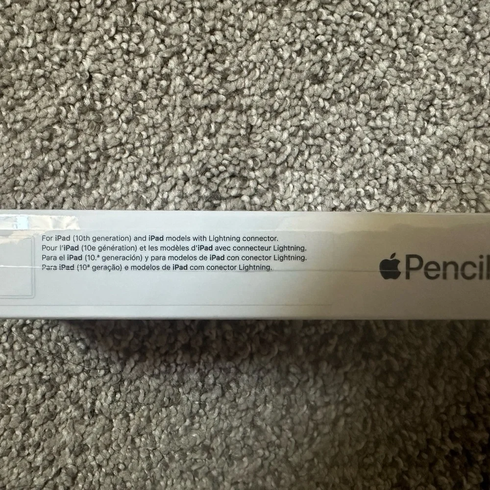 Space Gray iPad (9th Generation) Wi-Fi 64GB with 1st Generation Apple Pencil